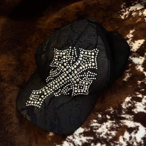 풀 스터드 블랙 메쉬 캡