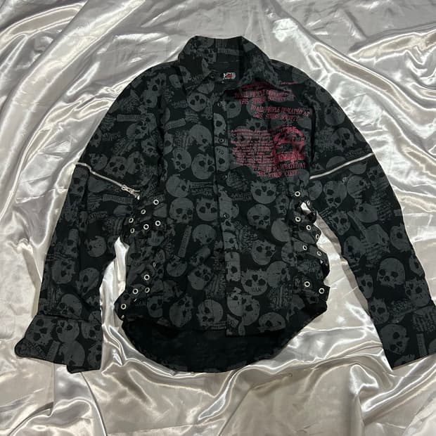 Mad Punks skull shirt