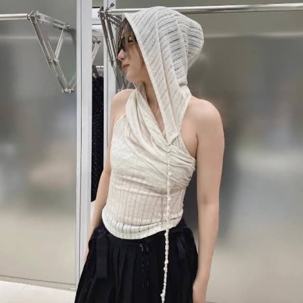 hyeinseo 혜인서 hooded halter top 후디드 홀터탑