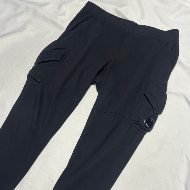 84 C.P. 컴퍼니 블랙 조거팬츠