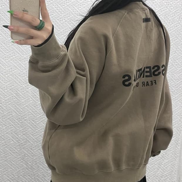 피어 오브 갓 에센셜 모던 캐주얼 백로고 약기모 맨투맨 M C09093