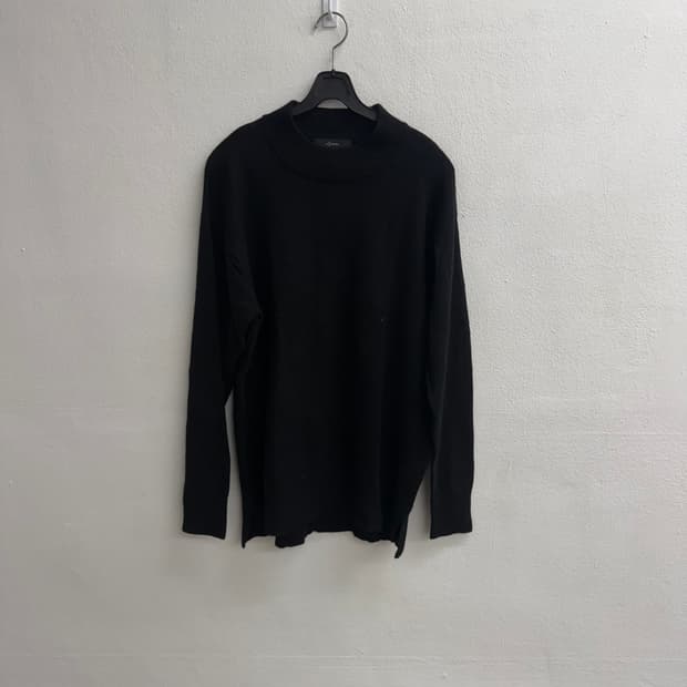 IL CORSO 일꼬르소 크루넥블랙 니트 105