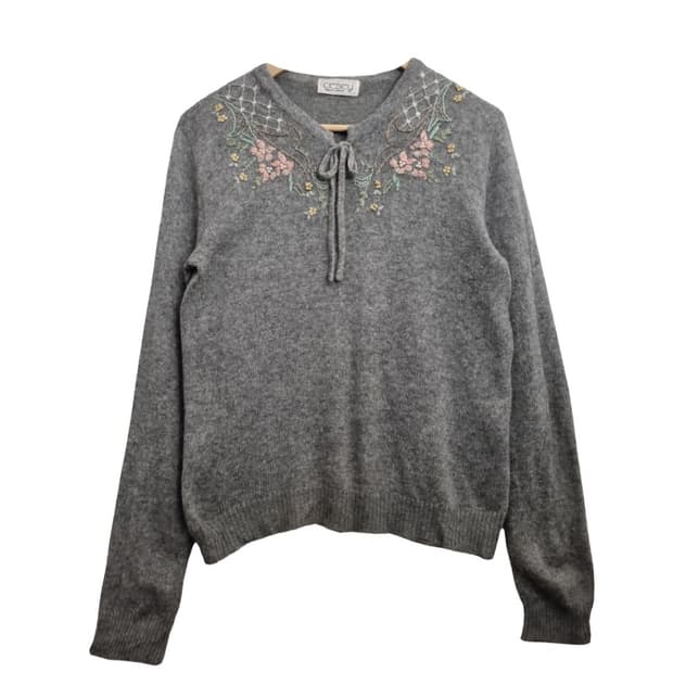 CESEY 빈티지 그레이 자수 니트 