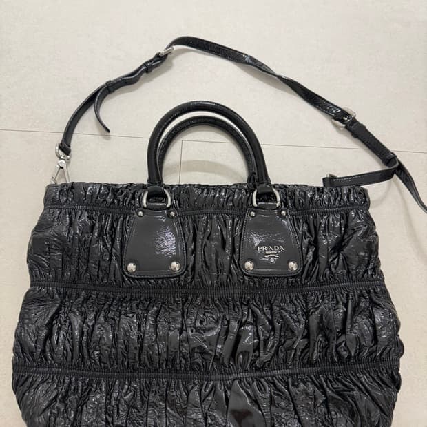 프라다 나파 고프레 토트백