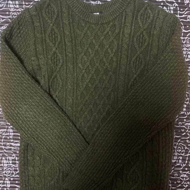 유니클로 케이블 니트 L 올리브