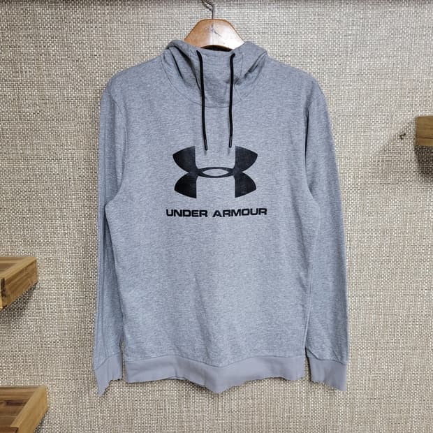 M 95사이즈 언더아머 후드티 