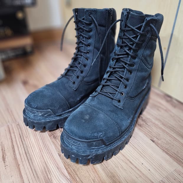 발렌시아가 컴벳 스트라이크 부츠 42 사이즈