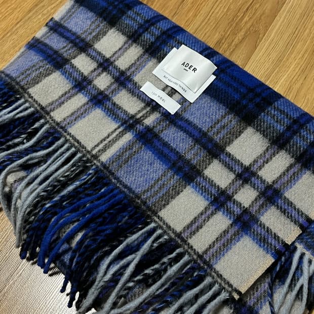 아더에러 레빈트 플레이드 머플러 Z-블루