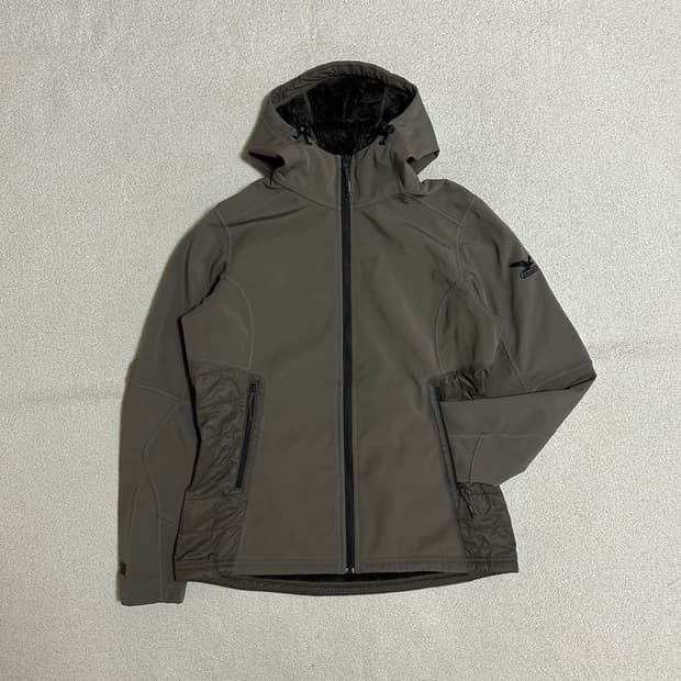 살레와 소프트쉘 후드 플리스 자켓