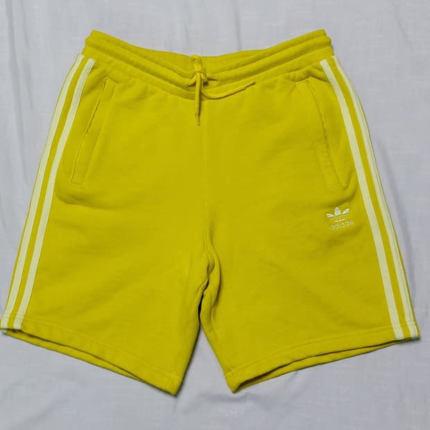 [M] 아디다스 오리지널스 3-스트라이프 스웨트 반바지 옐로우