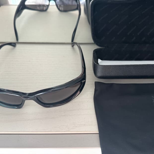 발렌시아가 스위프트 오발 선글라스 판매