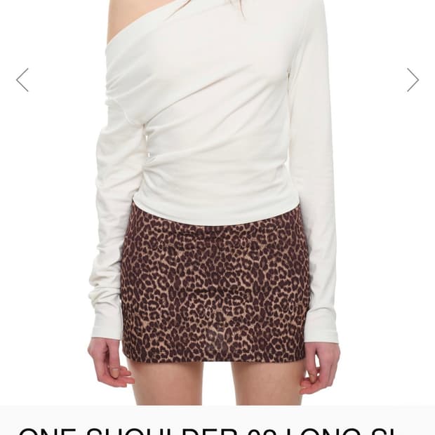 투머치택스 원숄더 탑