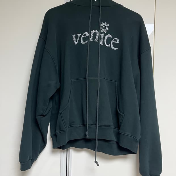 ERL 베니스 후드티