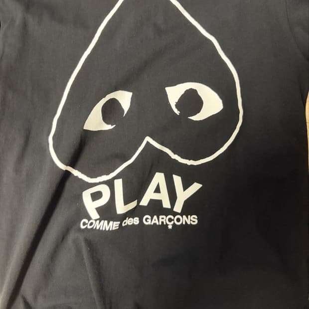 꼼데가르송 반팔 블랙