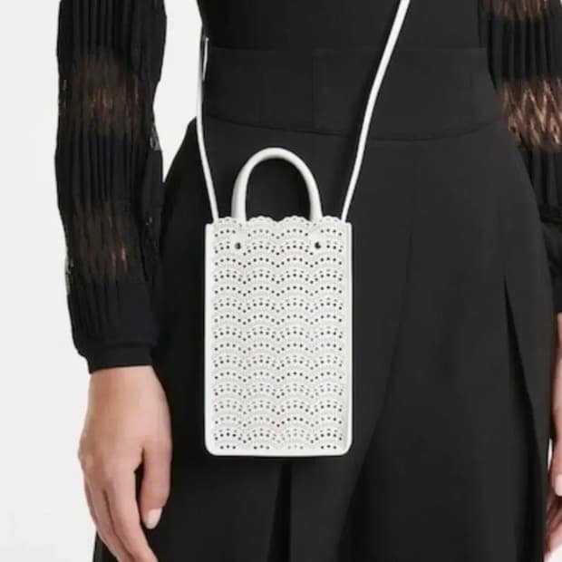 (신민아 착용) 알라이아 미나 레이저컷 가랑스 미니백