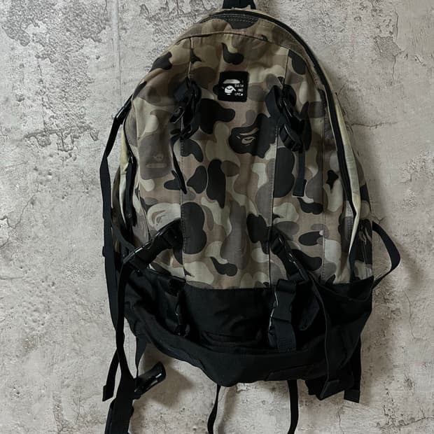 베이프 90-2000‘s 백팩