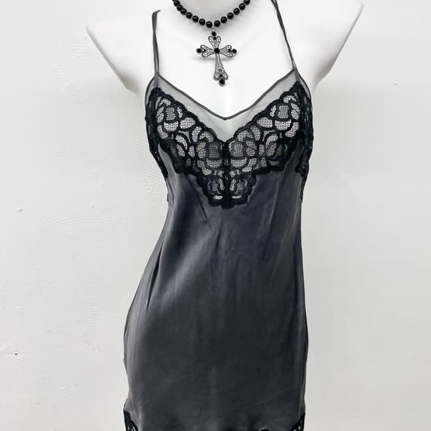 새틴 시어 레이스 슬립