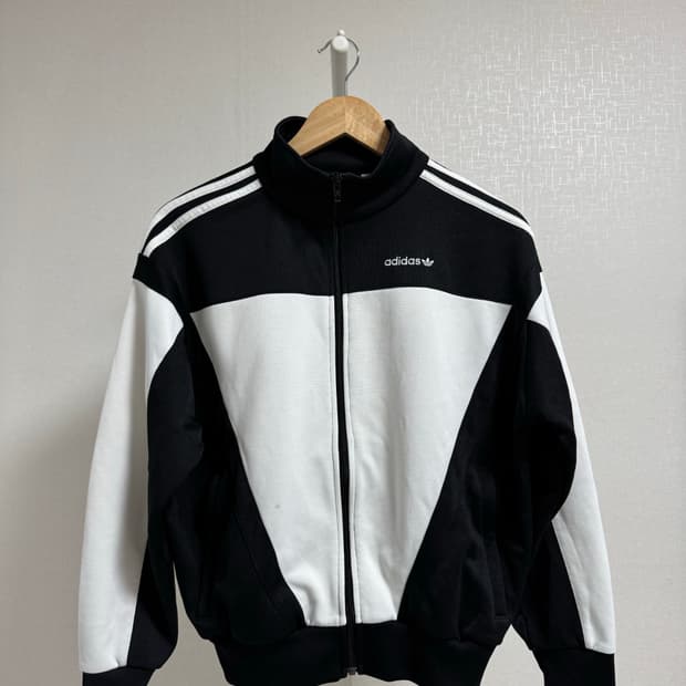 아디다스 트랙탑 크롭 블랙/화이트 S