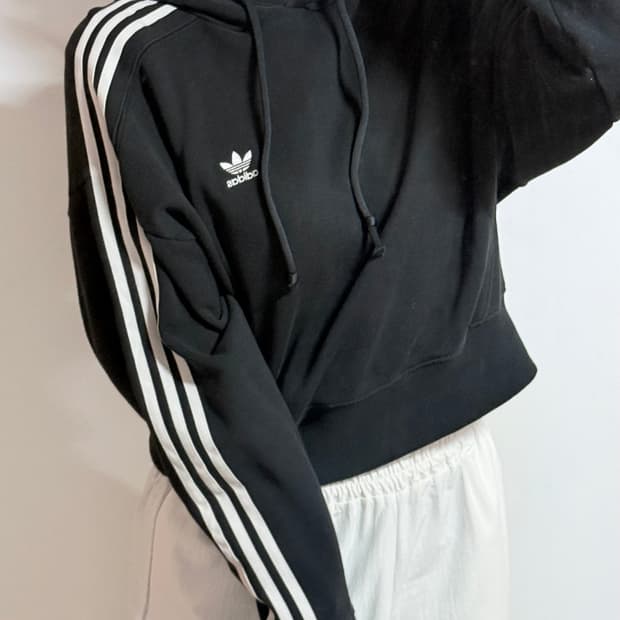 정품 아디다스 크롭 후드티