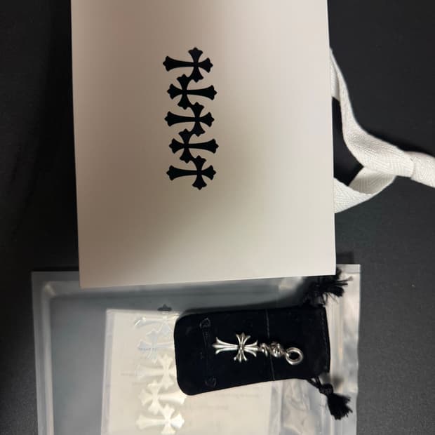 크롬하츠 원볼 타이니 크로스