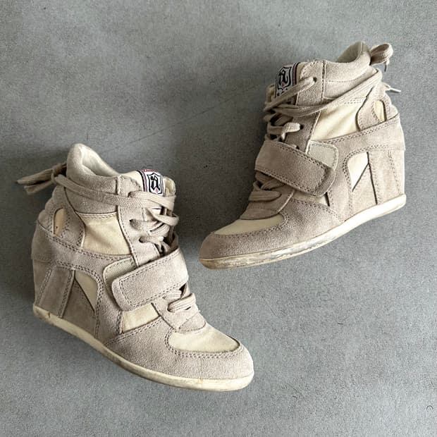 Ash 스웨이드 웨지 스니커즈 베이지