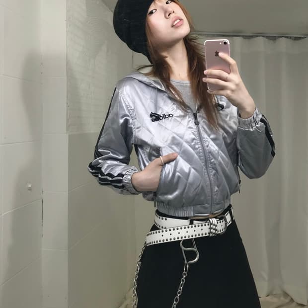 아디다스 90s 다이아몬드 실버 퀼팅 숏패딩 
