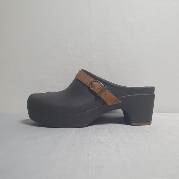 🤎 크록스 사라 벨티드 힐클로그 230