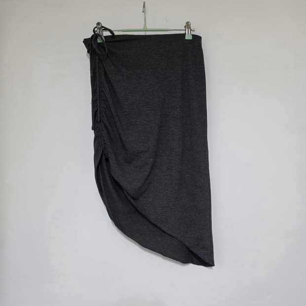 VOV 보브 그레이 언발런스 셔링. 스커트 55 세탁완료