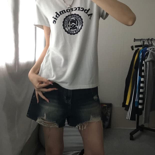 아베크롬비 화이트 반팔티셔츠