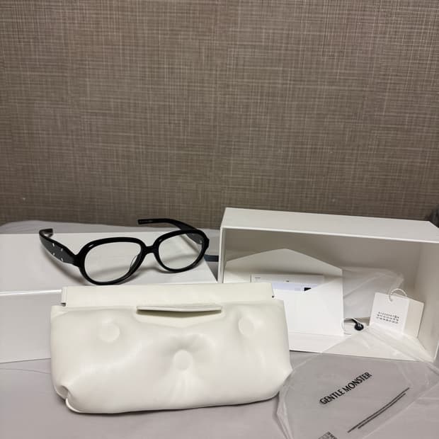 젠틀몬스터X마르지엘라 MM211 블랙 안경