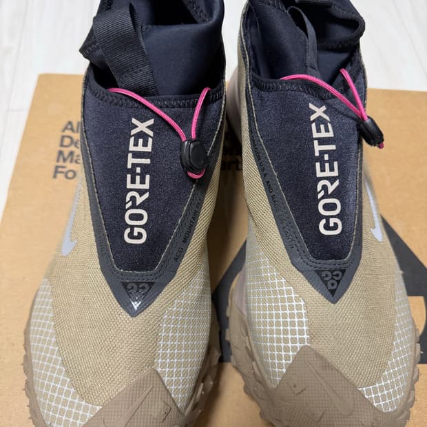 나이키 ACG 마운틴 플라이 고어텍스 카키 275
