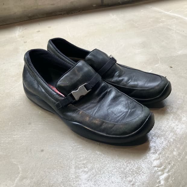 240) Prada sport 버클 스트랩 레더 로퍼