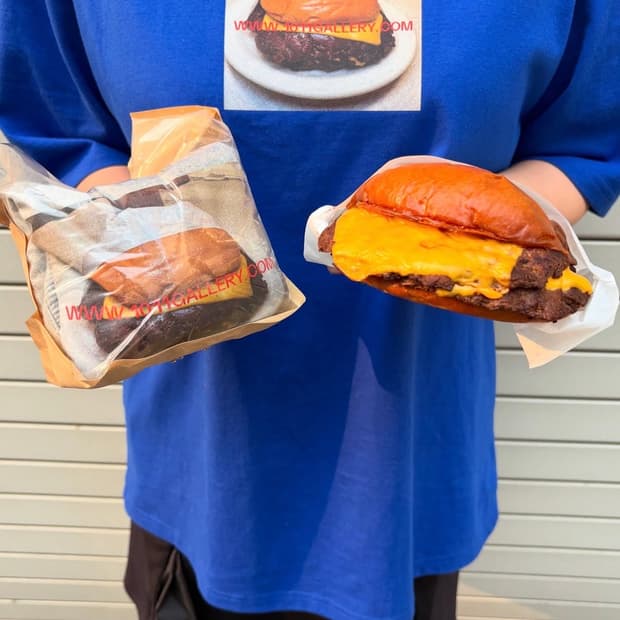 1011 Gallery Burger T-Shirts - Blue