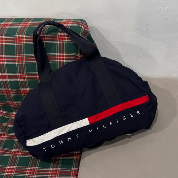 타미힐피거 보스턴백 새상품급