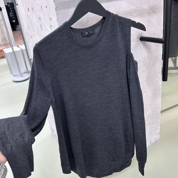 theory one open shoulder top