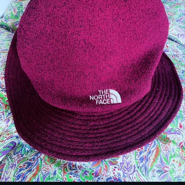 North face mountain hat