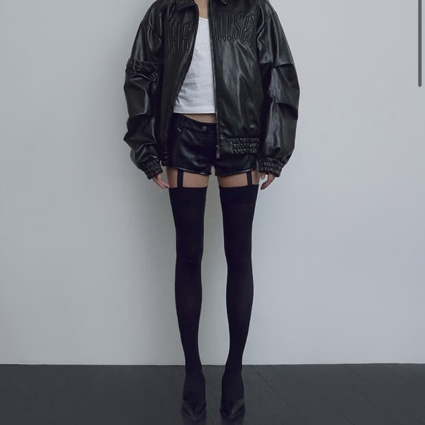 보헤미안서울 엠보 로고 레더 점퍼