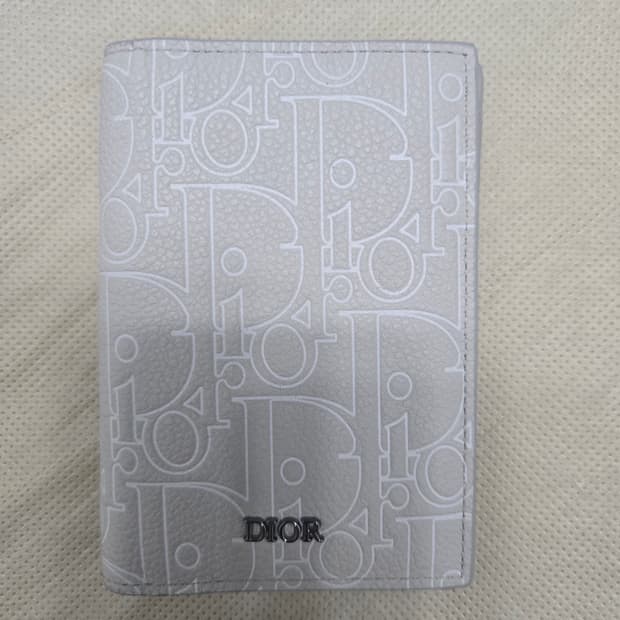정품)디올(Dior) 그래비티 버티컬 바이폴드 카드 지갑