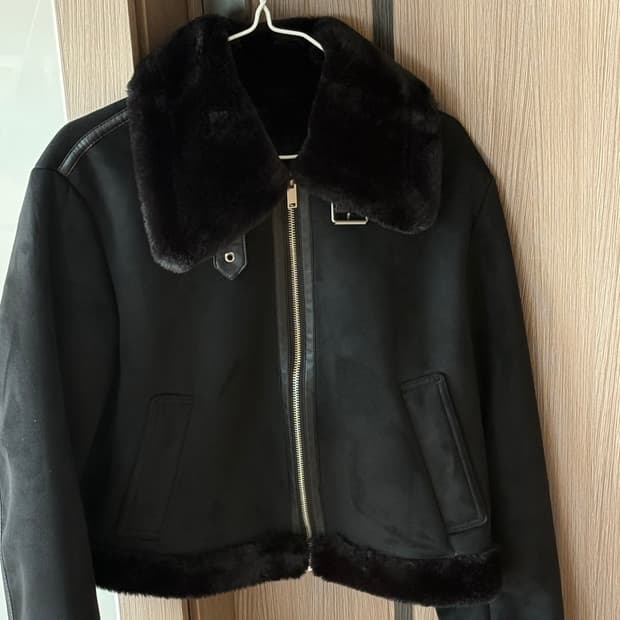 스파오 퍼배색 무스탕 s