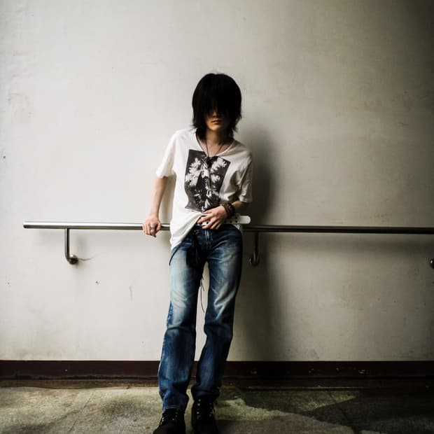 '00s MEN'S MELROSE V-neck Tee