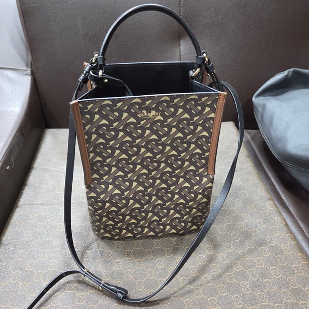 버버리 버킷 2way