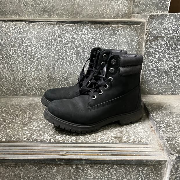 팀버랜드 6인치 블랙 메탈릭 패드