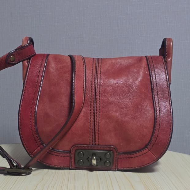 Fossil 레더 바디백 