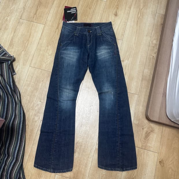 리바이스 엔지니어드진 로우라이즈 부츠컷