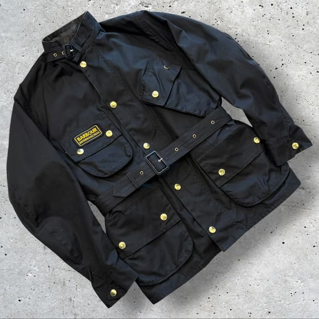 [36] 바버 인터내셔널 퍼 내피 포함 블랙 벨트 자켓 D621