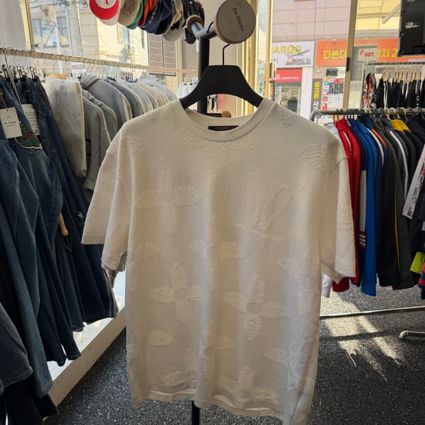 루이비통 반팔티셔츠