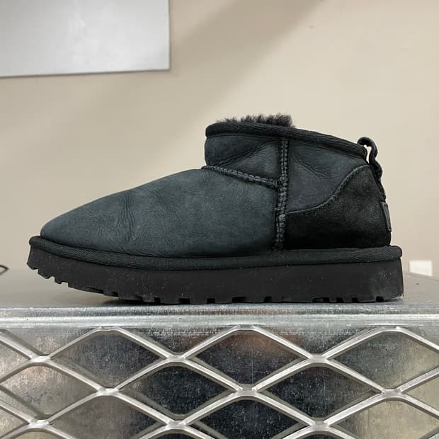 어그 클래식 울트라 미니 부츠 230