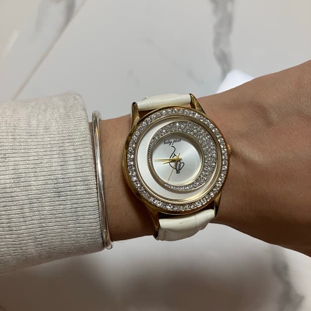 2000’s Y2K Baby Phat 여성 큐빅 손목시계 크림화이트 가죽