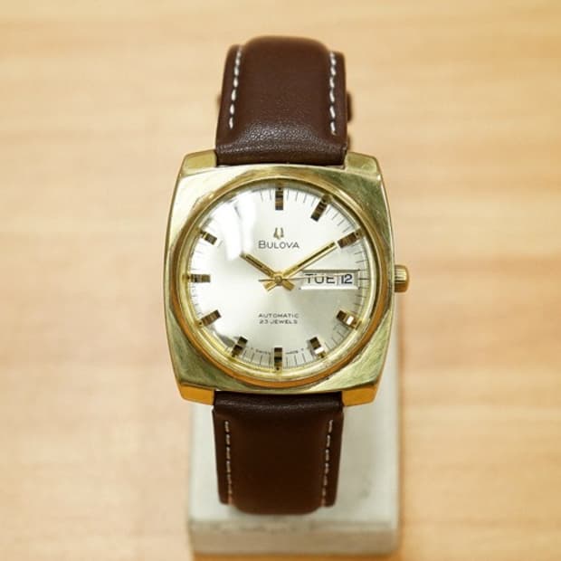 70s 부로바 옥타곤 프레임 금장 오토매틱 시계 