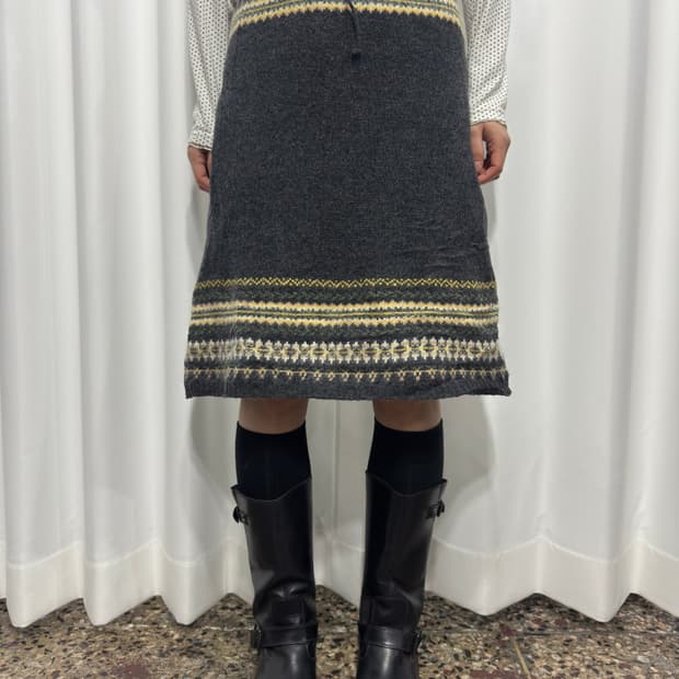 pendora knit design wool skirt